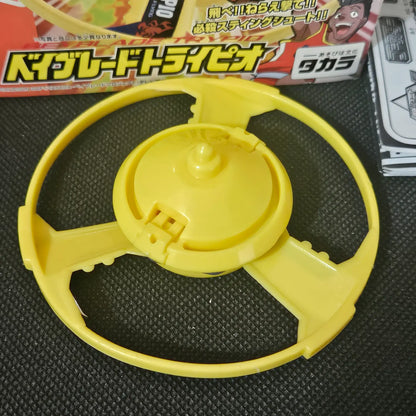 Beyblade Takara A-18 Trypio